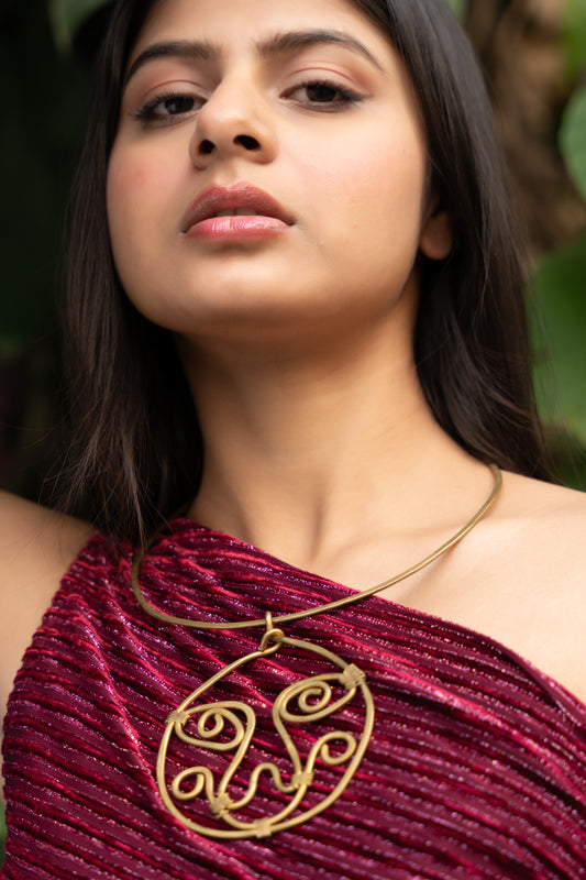 handmade-dokra-brass-abstract-face-spiral-hasli-necklace