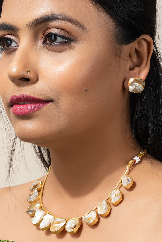mother-of-pearl-brass-choker-neckpiece-set-with-stud-earring