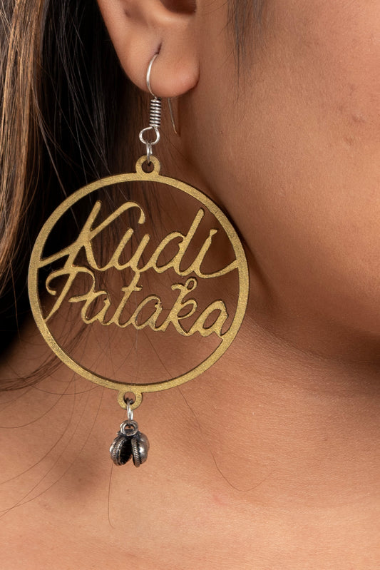 quirky-golden-kudi-pataka-earring-with-ghungroo-er423