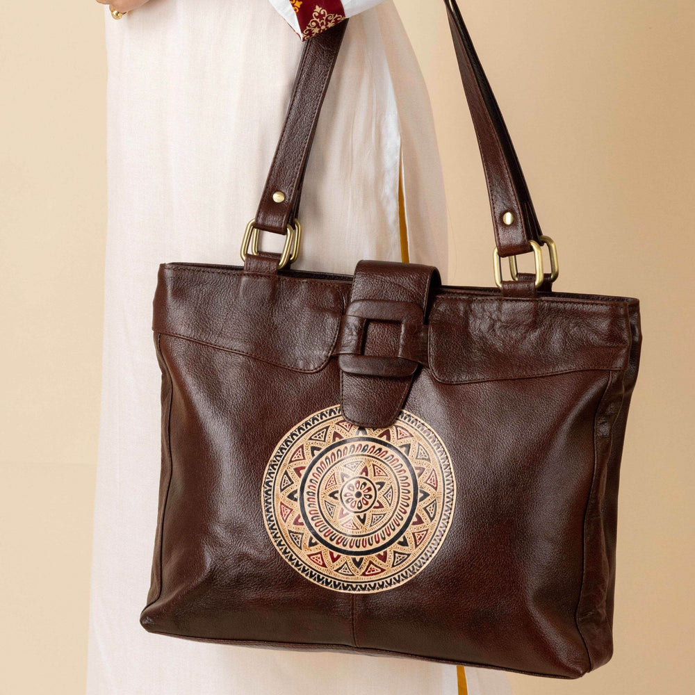 The Art of the Handcrafted Shantiniketan Leather Bags - Lookandadorn.com