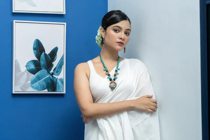 The Cultural Meaning Behind Popular Indian Jewelry Pieces | Lookandadorn.com - Lookandadorn.com