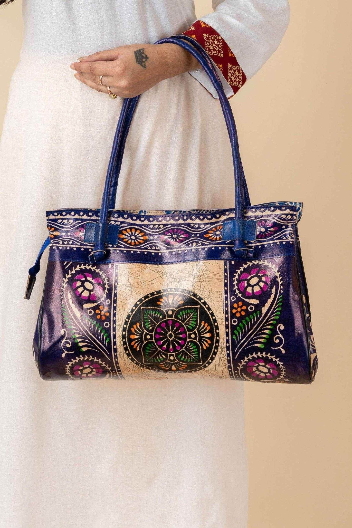 Elevate Her Style: Discover the Perfect Gift at Lookandadorn.com - Lookandadorn.com