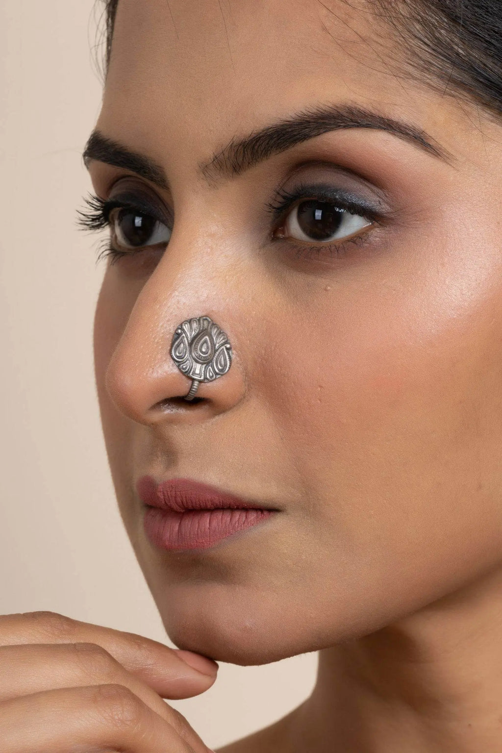 925 Pure Silver Floral Clip On Nose Pin, Non-Piercing, Elegant Design for All Occasions - Lookandadorn.com