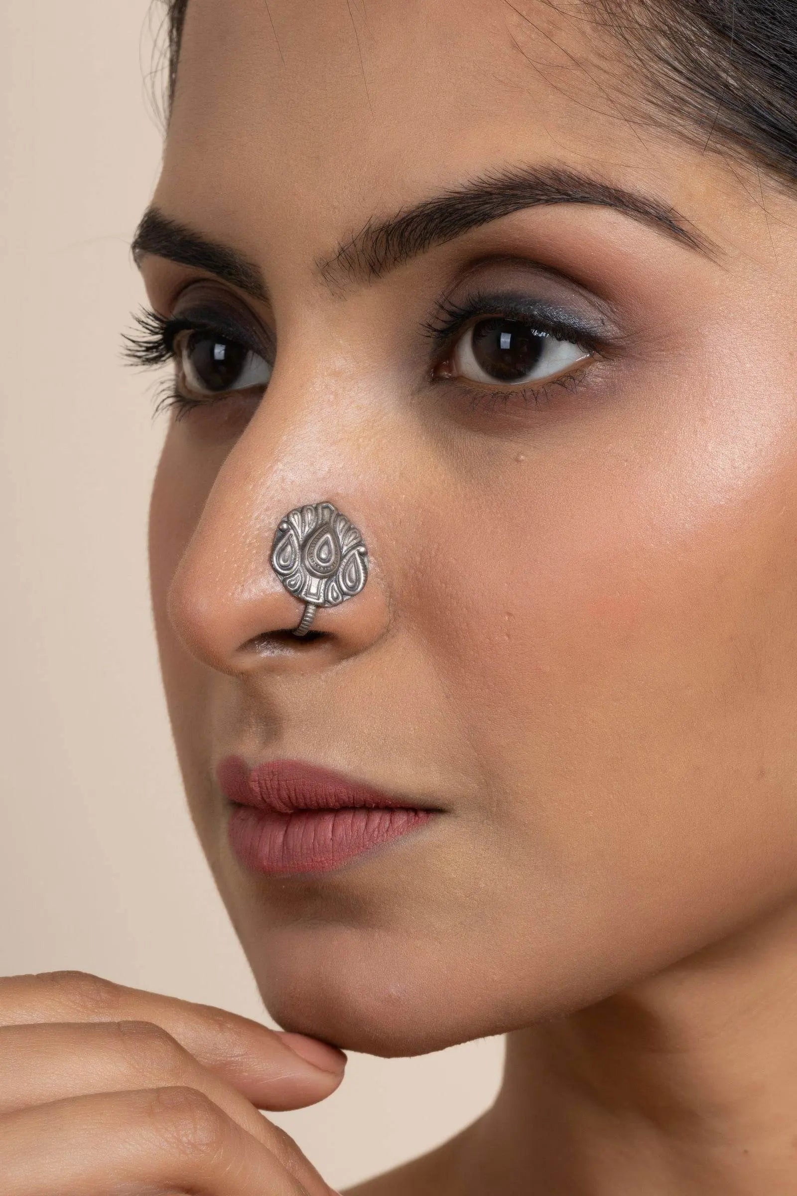 925 Pure Silver Floral Clip On Nose Pin, Non-Piercing, Elegant Design for All Occasions - Lookandadorn.com