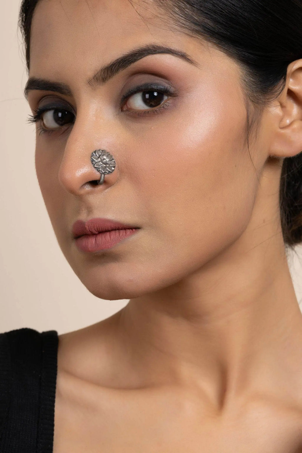 925 Silver Floral Round Clip On Nose Pin - Elegant Non-Piercing Accessory for All Occasions - Lookandadorn.com