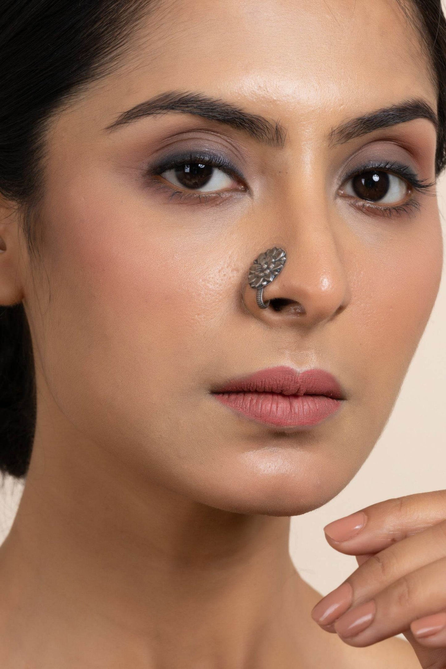 925 Silver Floral Round Clip On Nose Pin - Elegant Non-Piercing Accessory for All Occasions - Lookandadorn.com