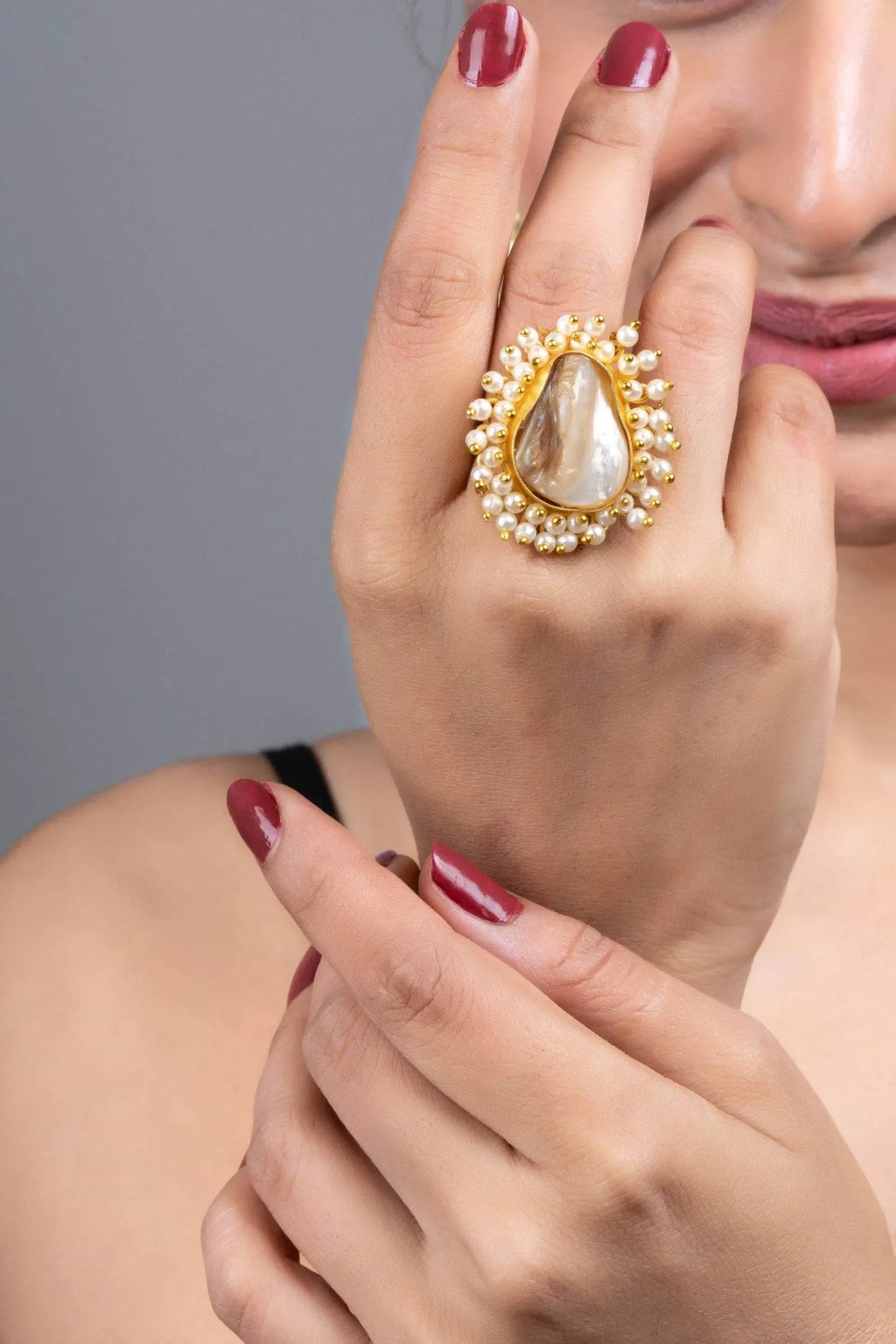 Adjustable Golden Brass Baroque Pearl Statement Ring for Elegant and Sophisticated Style - Lookandadorn.com