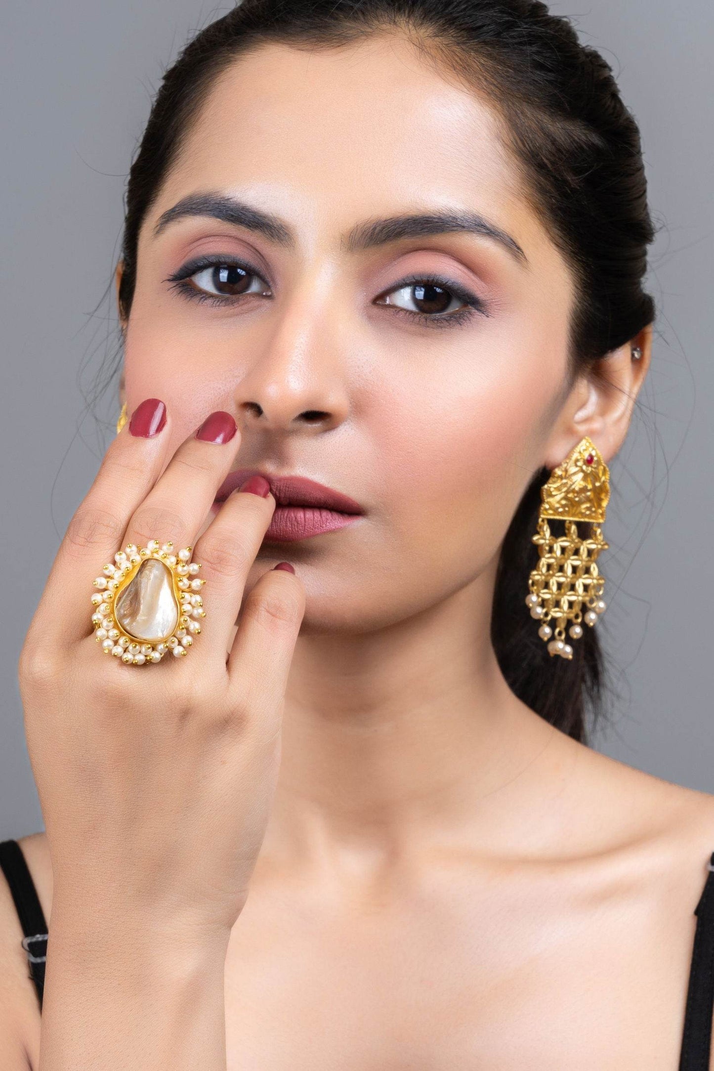 Adjustable Golden Brass Baroque Pearl Statement Ring for Elegant and Sophisticated Style - Lookandadorn.com
