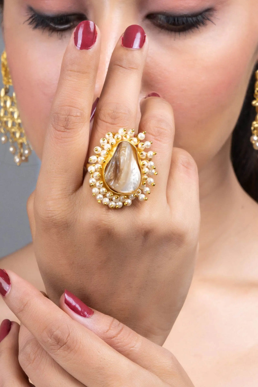 Adjustable Golden Brass Baroque Pearl Statement Ring for Elegant and Sophisticated Style - Lookandadorn.com