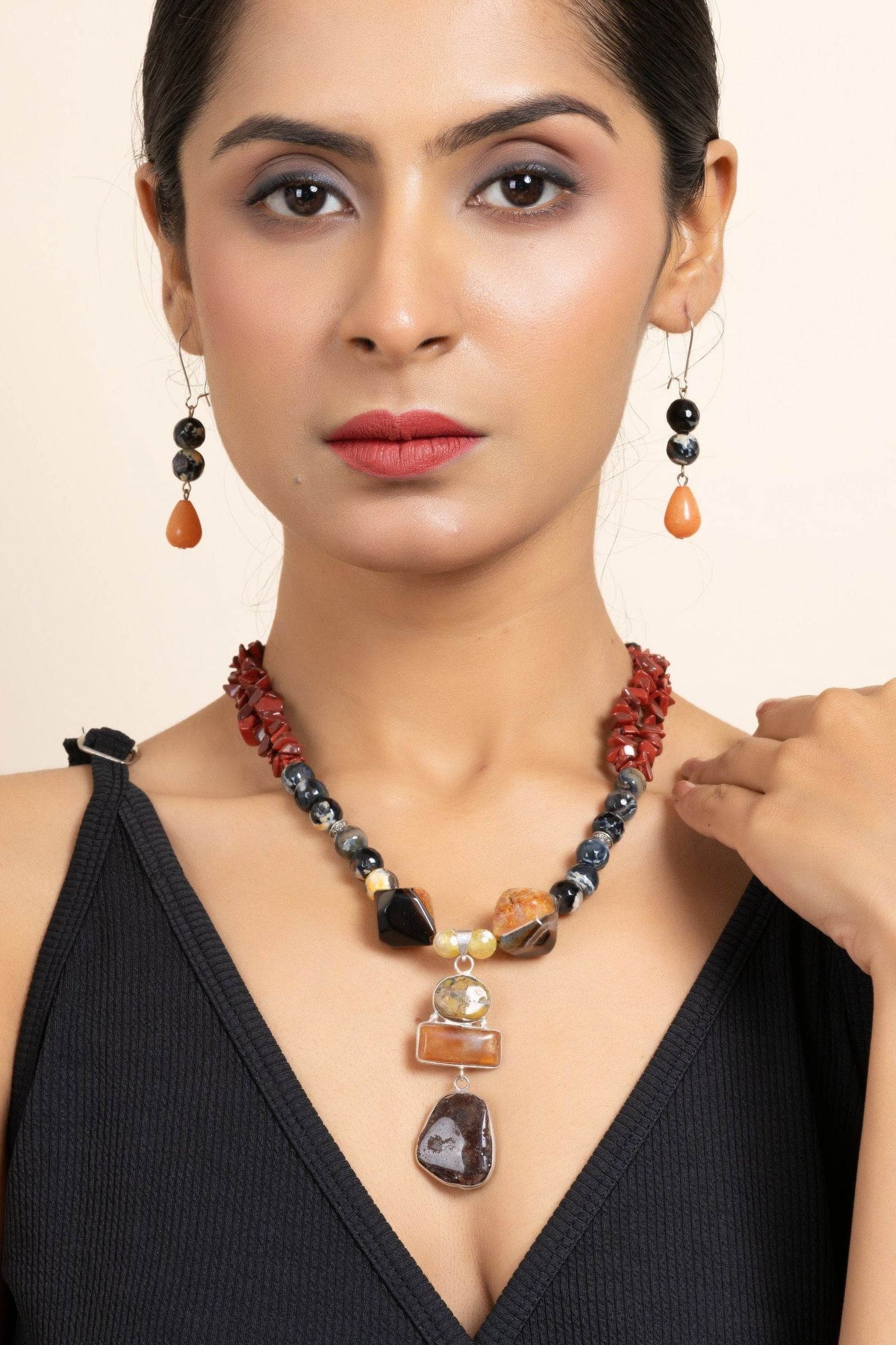 Handmade Black Brown Semi-Precious Stone Jewelry Set with Agate Onyx Chips Necklace and Earrings - Lookandadorn.com