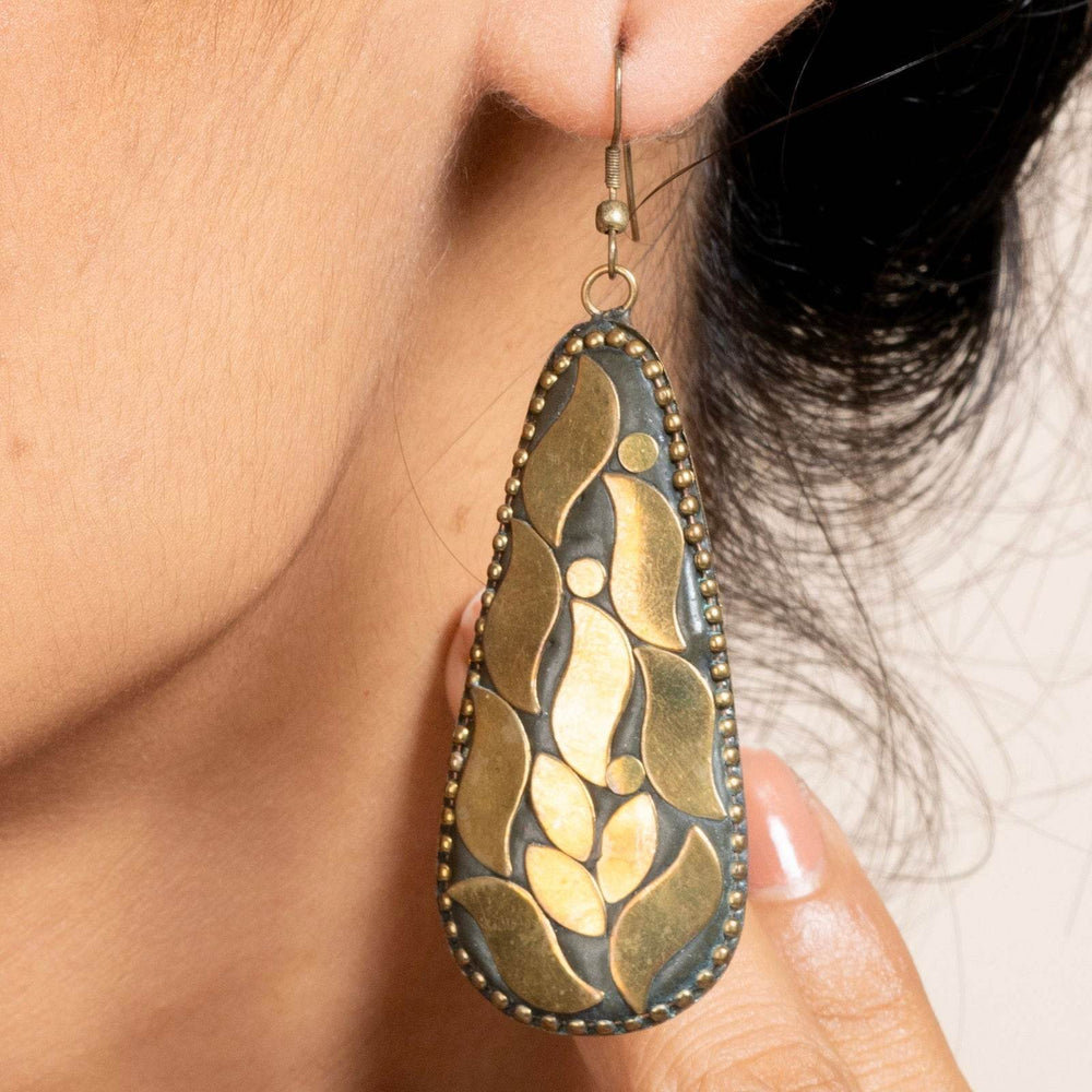 Black Golden Tibetan Earrings - Exquisite Detail, Unique Design, Perfect for All Occasions - Lookandadorn.com