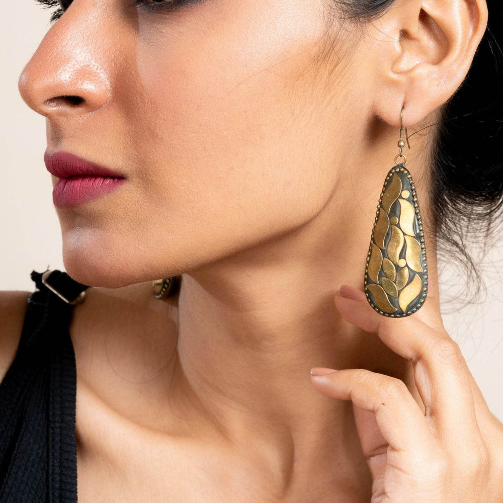 Black Golden Tibetan Earrings - Exquisite Detail, Unique Design, Perfect for All Occasions - Lookandadorn.com