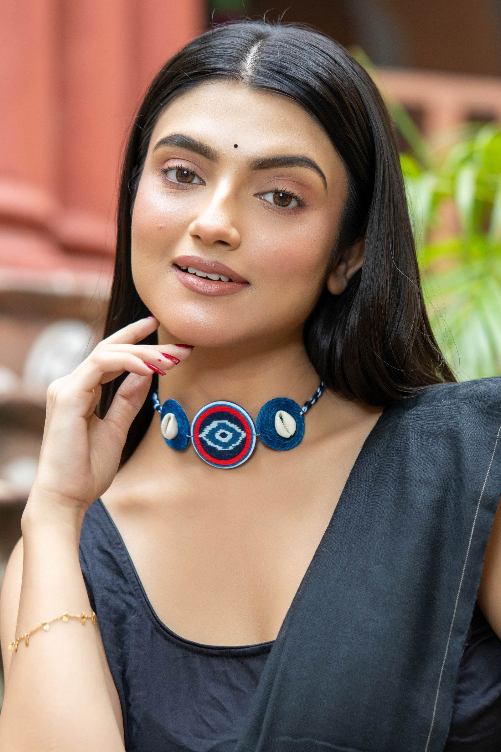 Handmade Eco-Friendly Blue Red Jute Fabric Cowrie Evil Eye Choker Necklace with Earring Jewelry Set - Lookandadorn.com