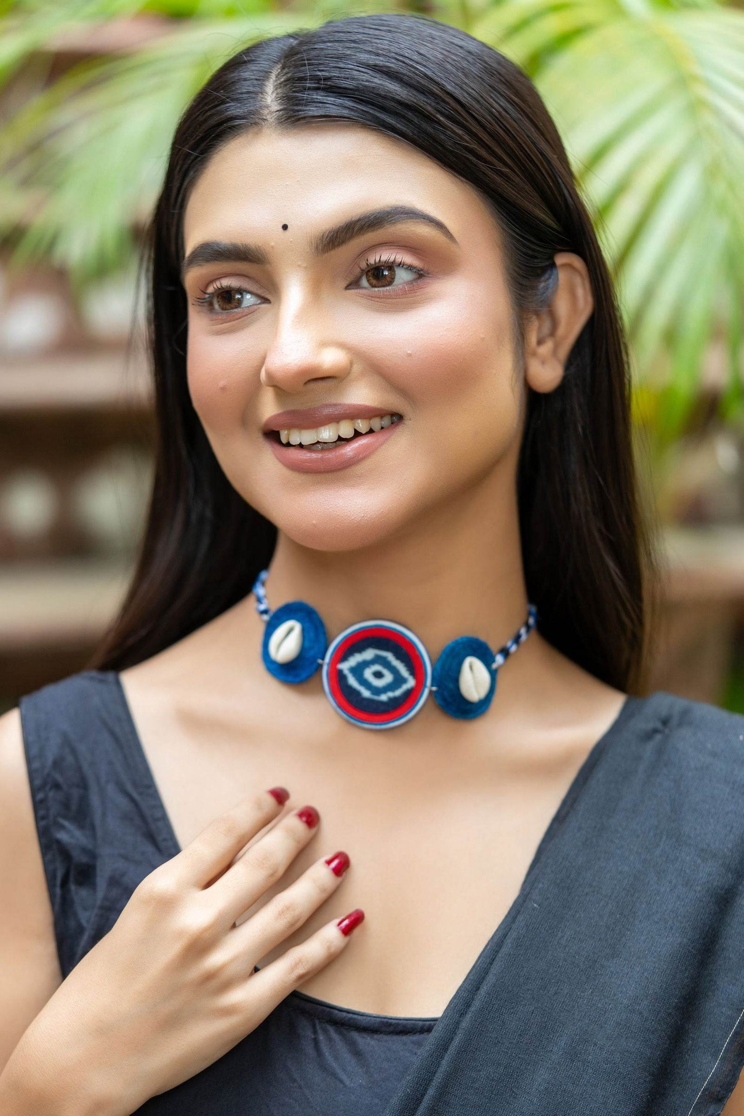 Handmade Eco-Friendly Blue Red Jute Fabric Cowrie Evil Eye Choker Necklace with Earring Jewelry Set - Lookandadorn.com