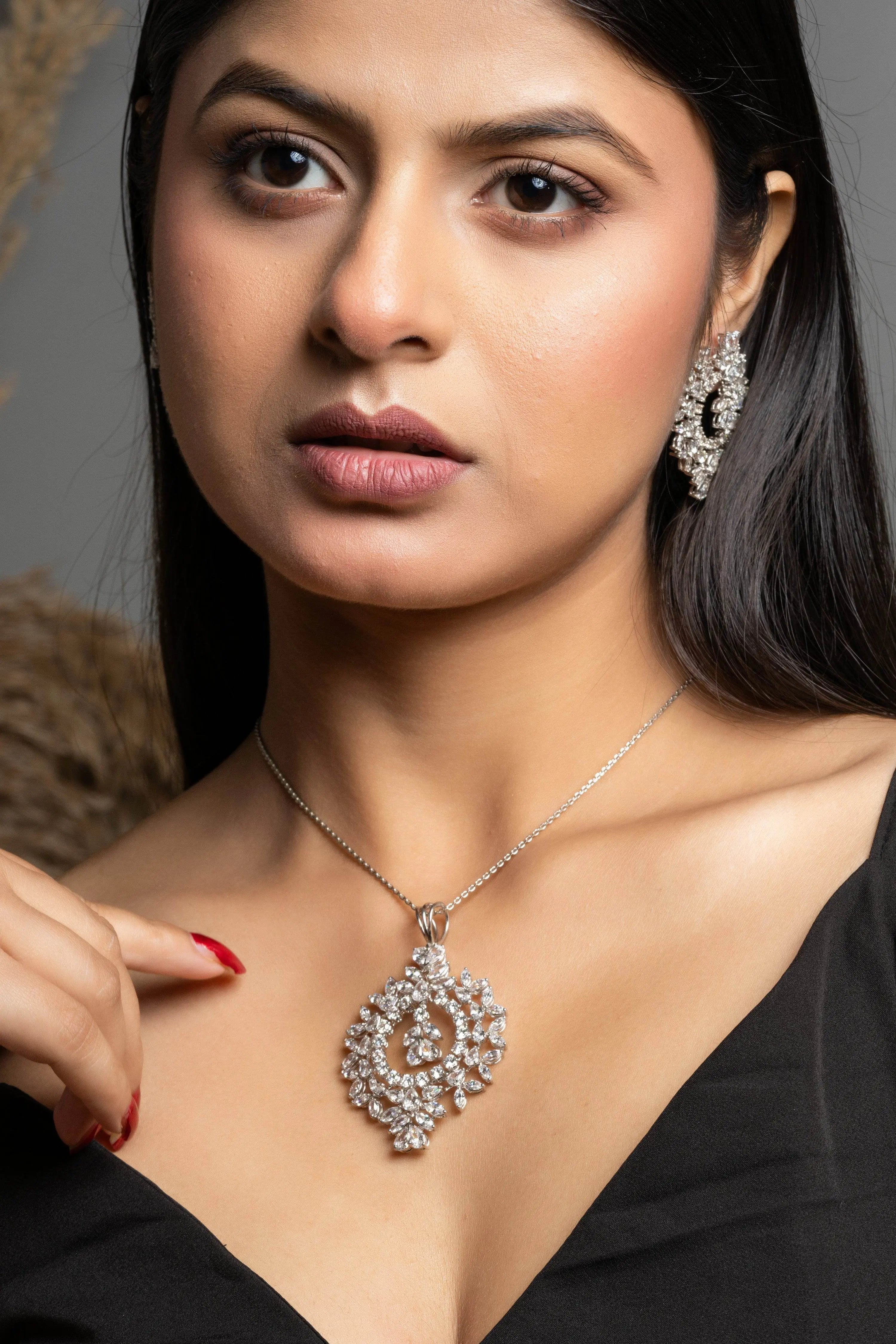 Designer White American Diamond Pendant Necklace Set - Lookandadorn.com