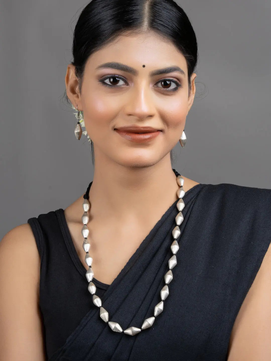 Silver Dholki Necklace Set with Earrings - Lookandadorn.com