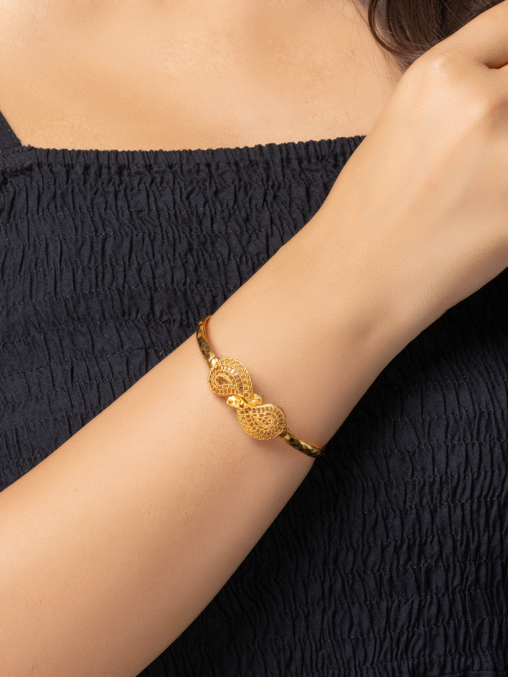 22K Gold Plated Adjustable Paisley Noa Bangle LOOK AND ADORN - designed for you