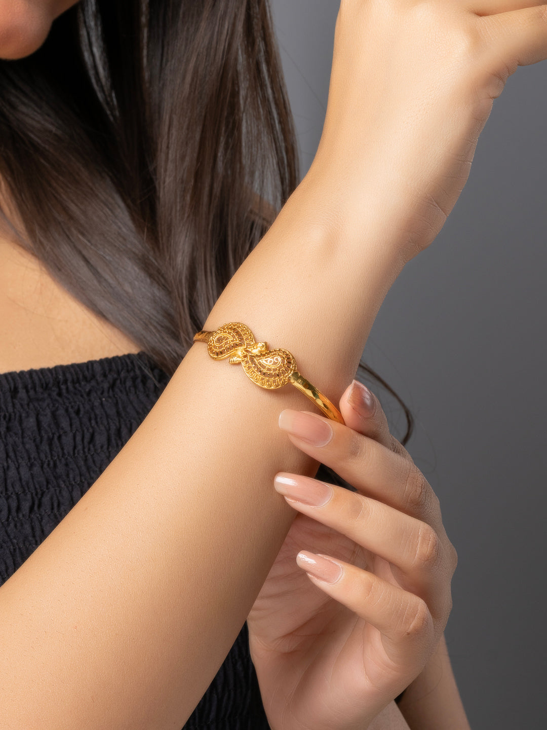 22K Gold Plated Adjustable Paisley Noa Bangle LOOK AND ADORN - designed for you