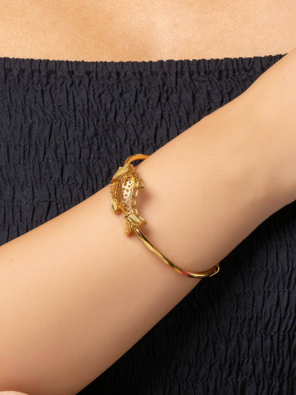 22K Gold Plated Adjustable Fish Noa Bangle LOOK AND ADORN - designed for you