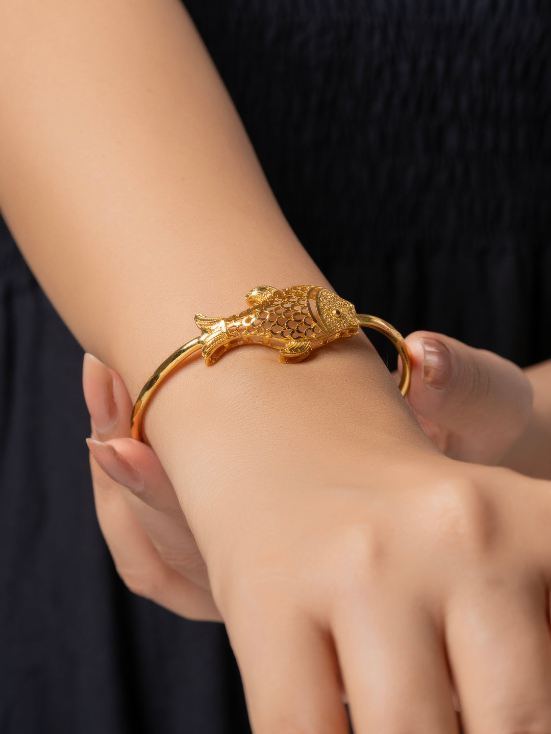 22K Gold Plated Adjustable Fish Noa Bangle LOOK AND ADORN - designed for you