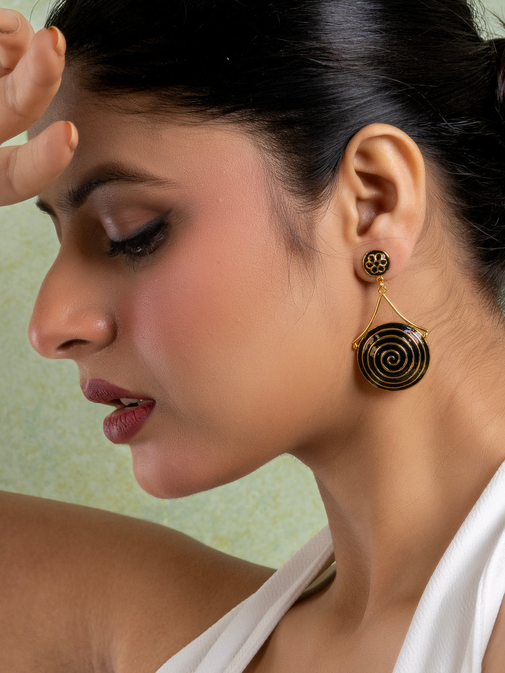 Golden Black Circular Floral Meenakari Stud Enamel Earring
