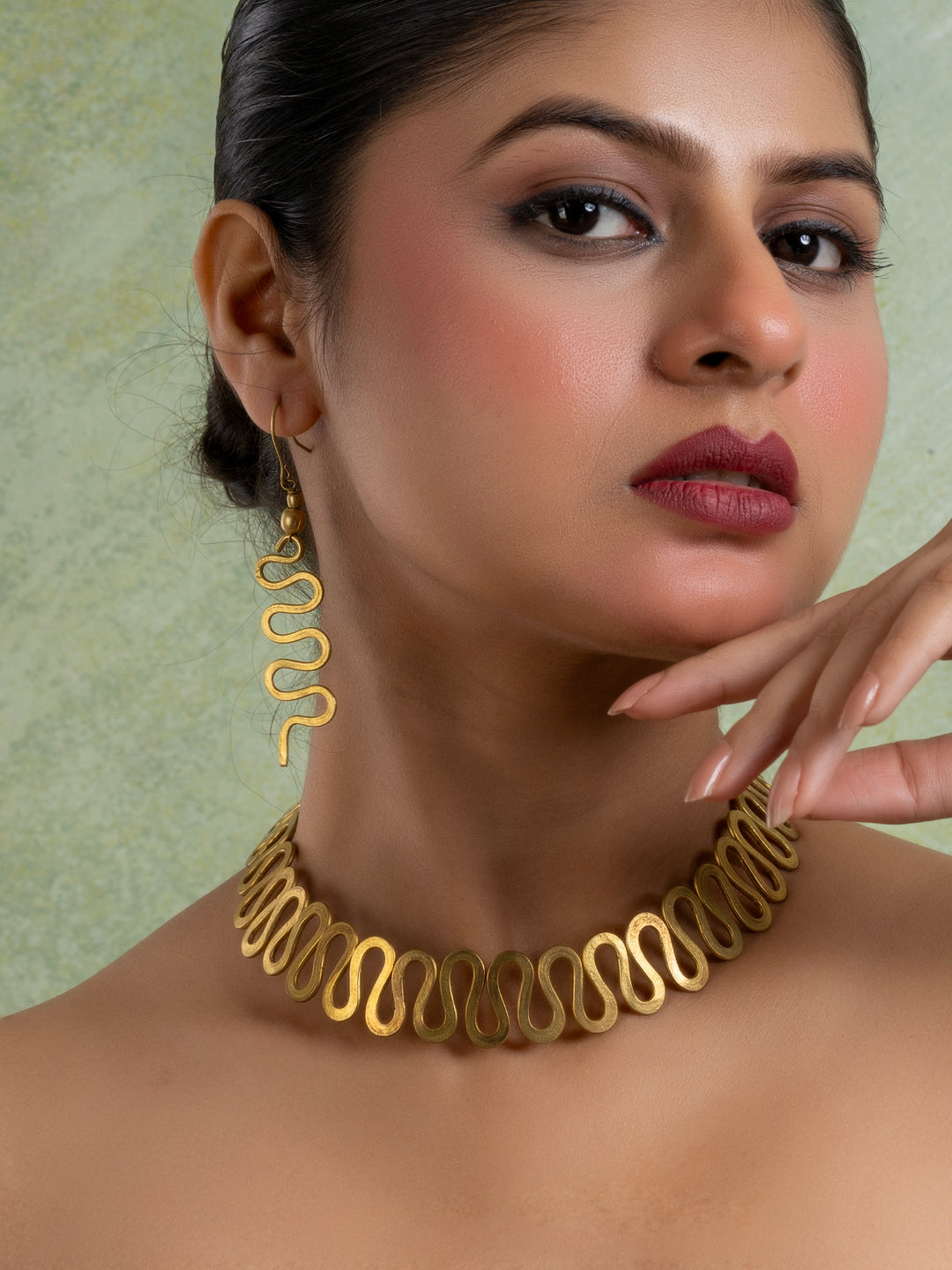 Golden Brass Dokra Spiral Necklace set with Earring