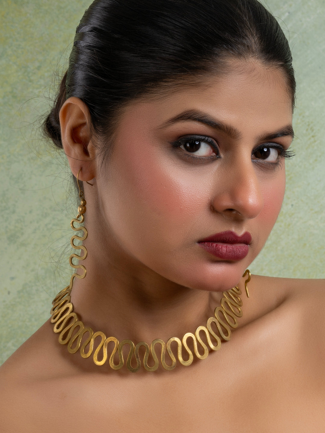 Golden Brass Dokra Spiral Necklace set with Earring