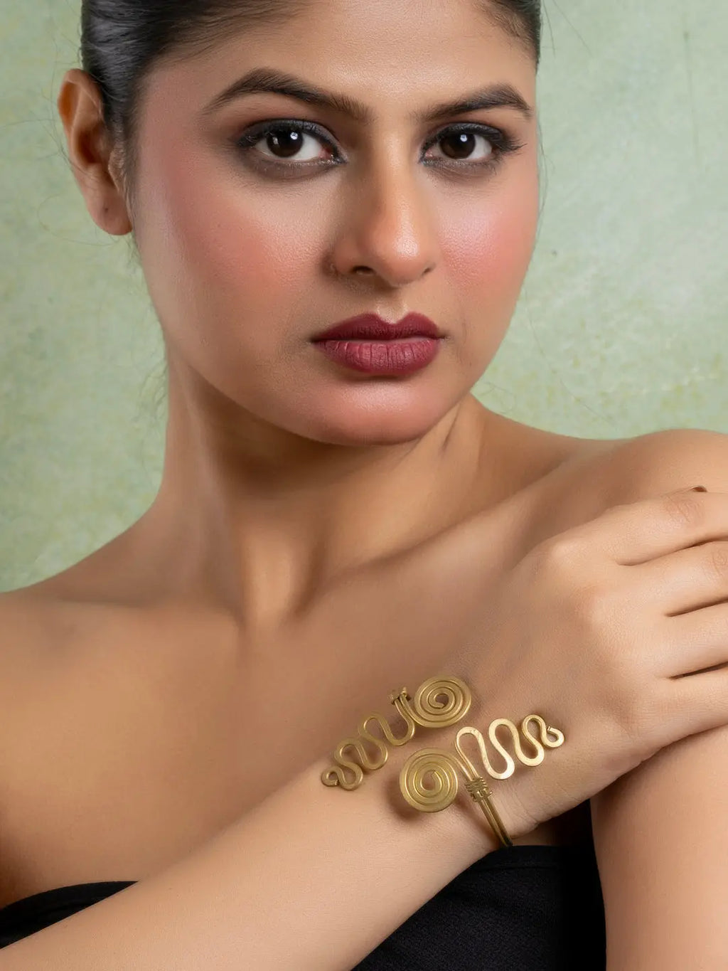 Golden Brass Dokra Spiral Adjustable Bracelet LOOK AND ADORN - designed for you