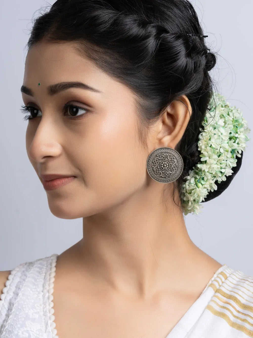 Oxidized Silver Floral Stud Earring LOOK AND ADORN - designed for you