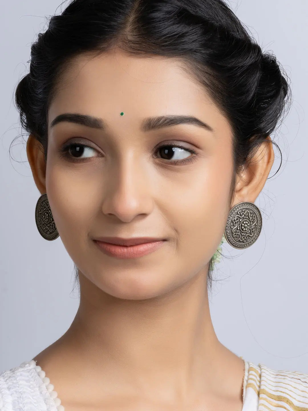 Oxidized Silver Floral Stud Earring LOOK AND ADORN - designed for you