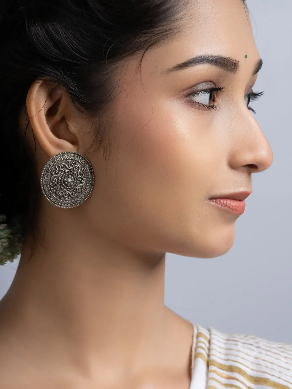 Oxidized Silver Floral Stud Earring LOOK AND ADORN - designed for you