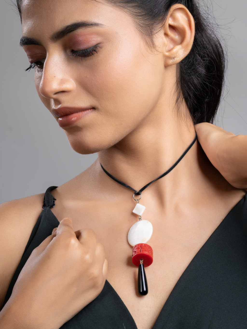 White Red Black Onyx Agate Mother Of Pearl Sleek Necklace With Adjustable Suede Cord