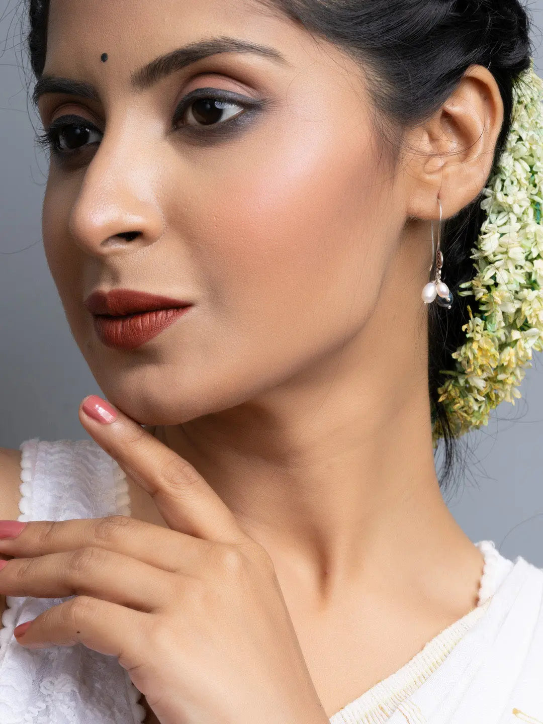 Freshwater White Midnight Blue Pearl Earrings - Lookandadorn.com