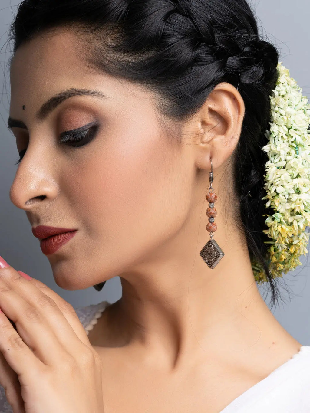 Semi Precious Sandstone Floral Earrings - Lookandadorn.com