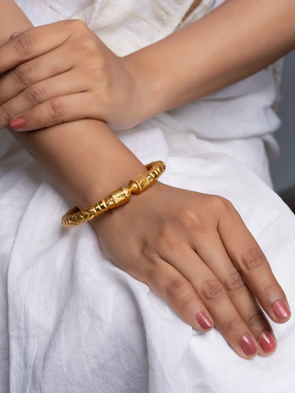 Gold Plated Designer Bangle - Lookandadorn.com