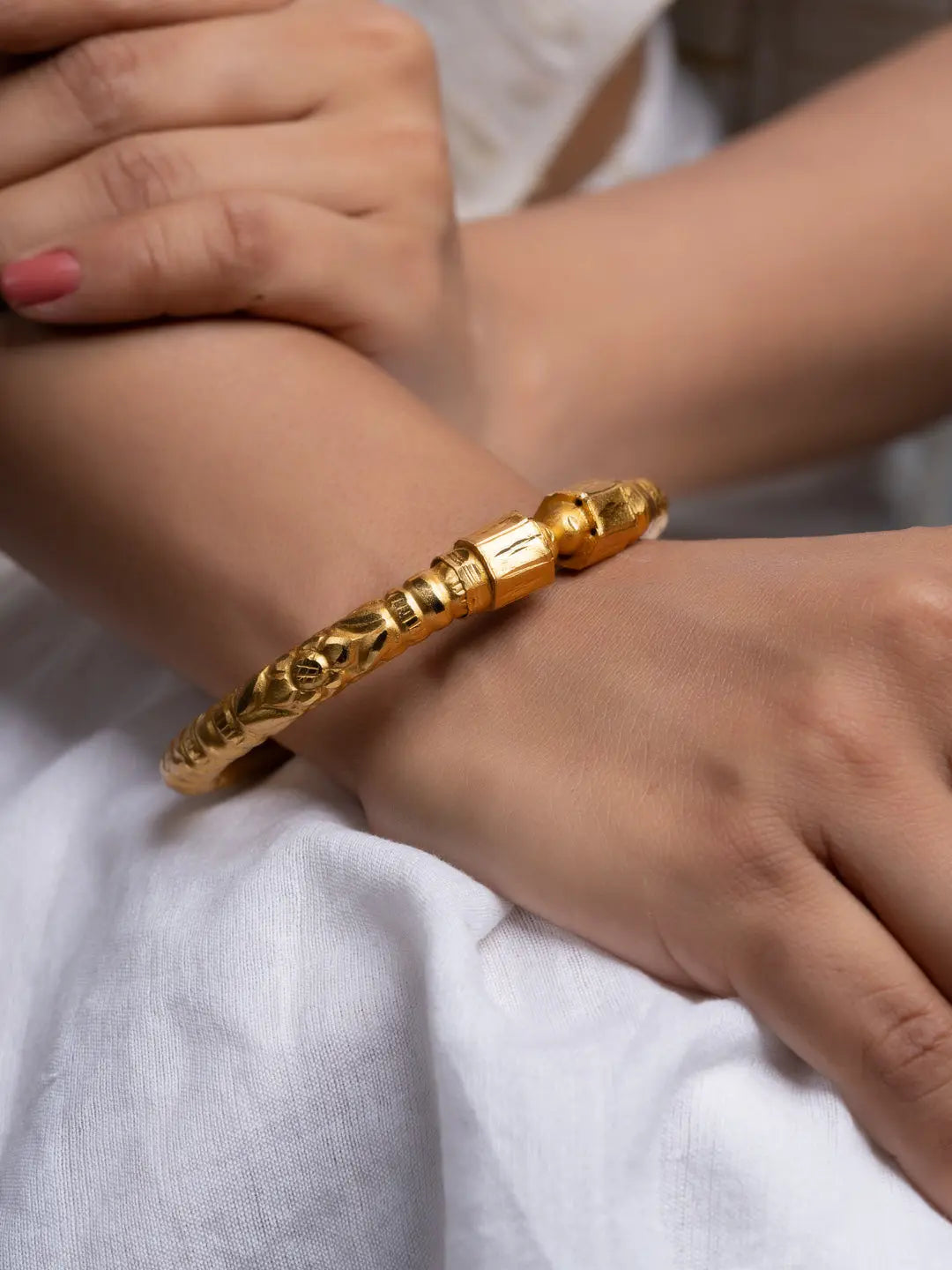 Gold Plated Designer Bangle - Lookandadorn.com