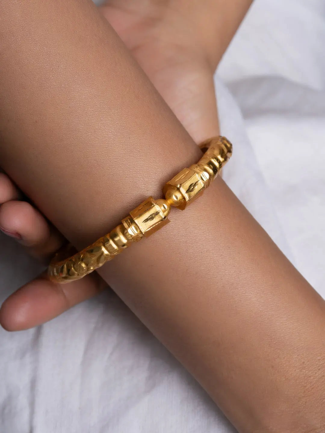 Gold Plated Designer Bangle - Lookandadorn.com