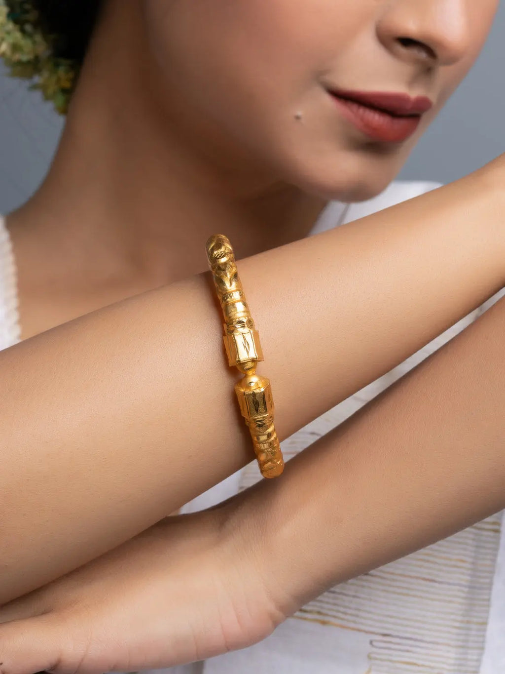Gold Plated Designer Bangle - Lookandadorn.com