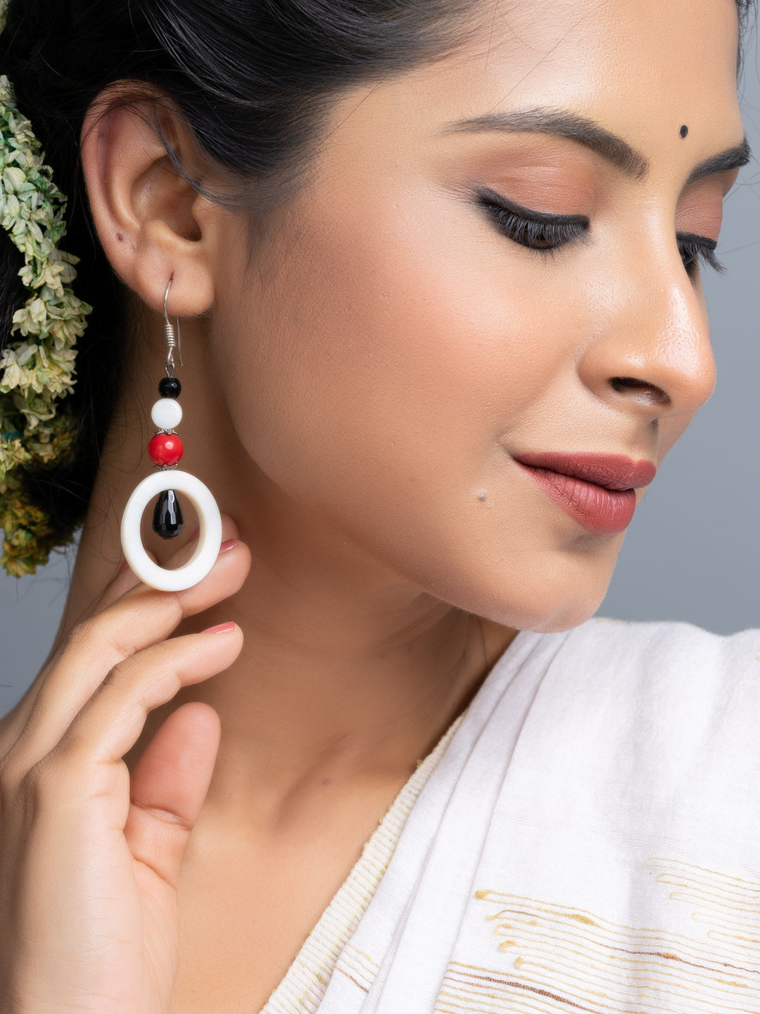 Mother of Pearl Coral Onyx Earrings - Lookandadorn.com