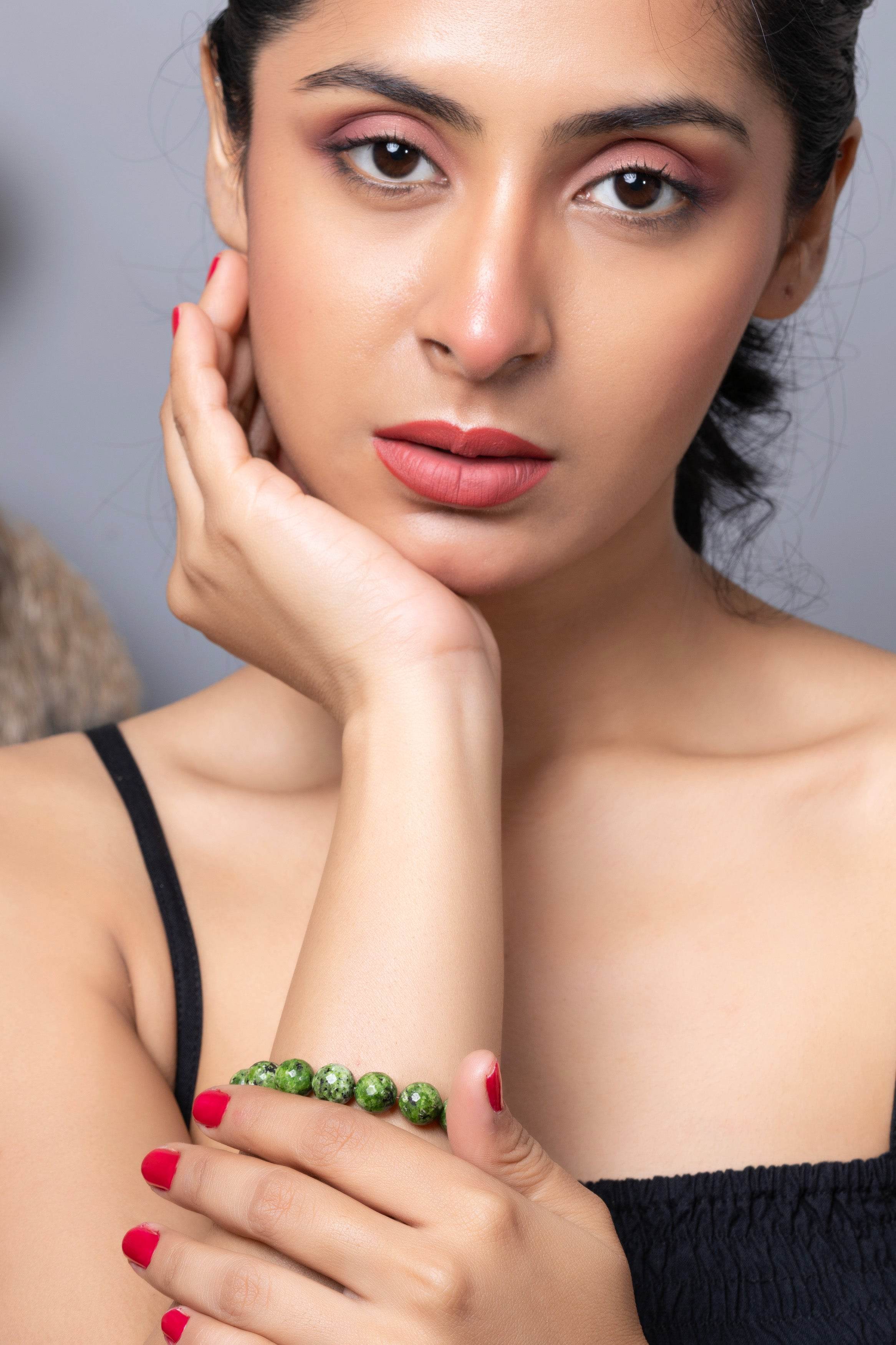 Handmade Green Semi Precious Jade Bracelet for Elegant Everyday Wear - Lookandadorn.com