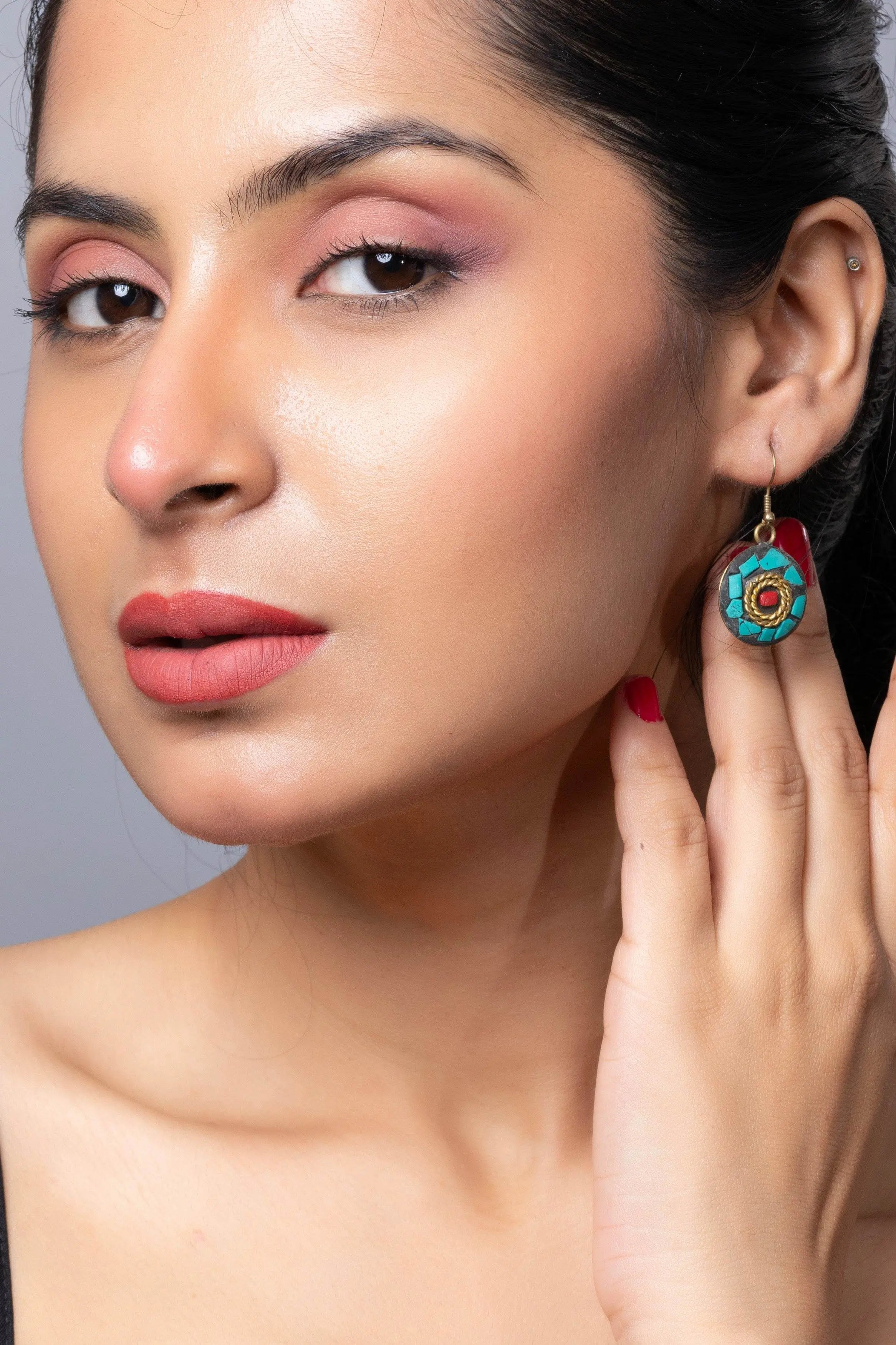Turquoise Black Golden Brass Tibetan Earring - Lookandadorn.com