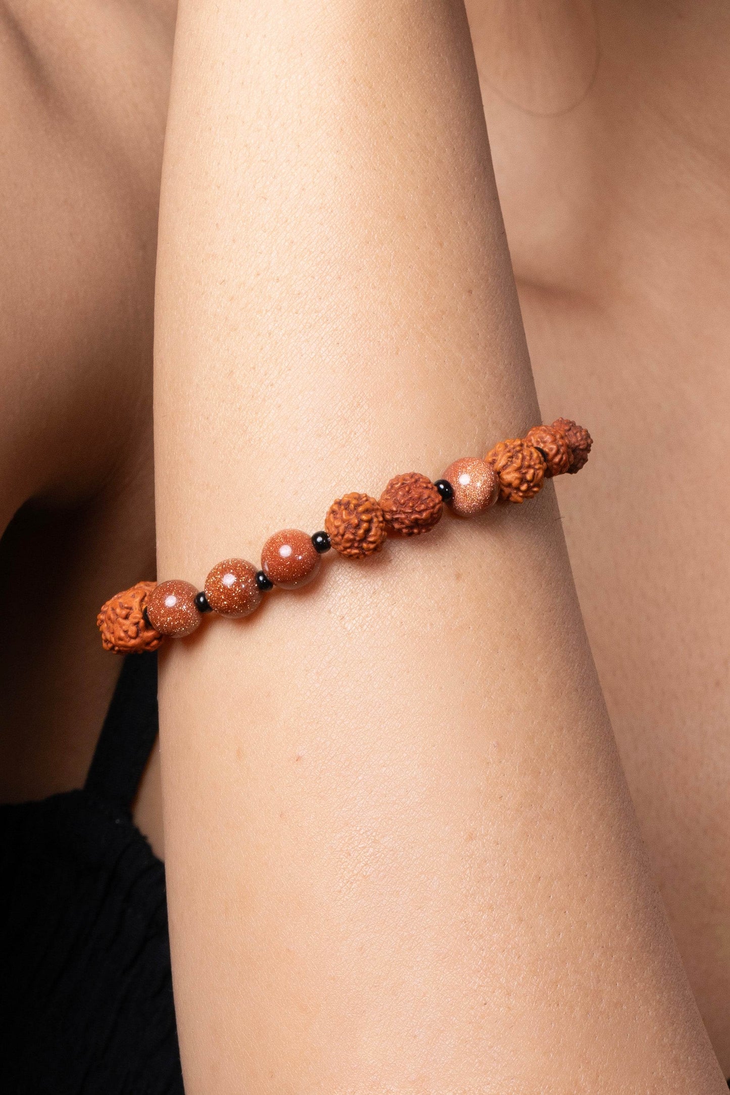 Handmade Rudraksh Bracelet with Semi Precious Golden Sandstone for Unisex - Lookandadorn.com