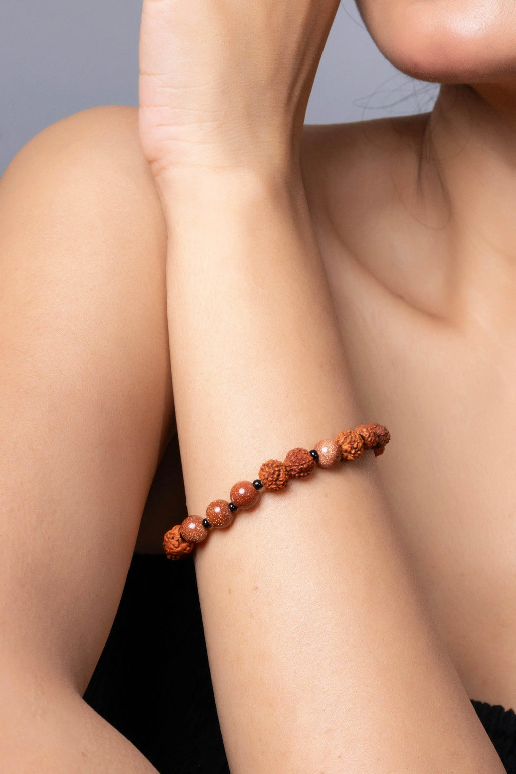 Handmade Rudraksh Bracelet with Semi Precious Golden Sandstone for Unisex - Lookandadorn.com