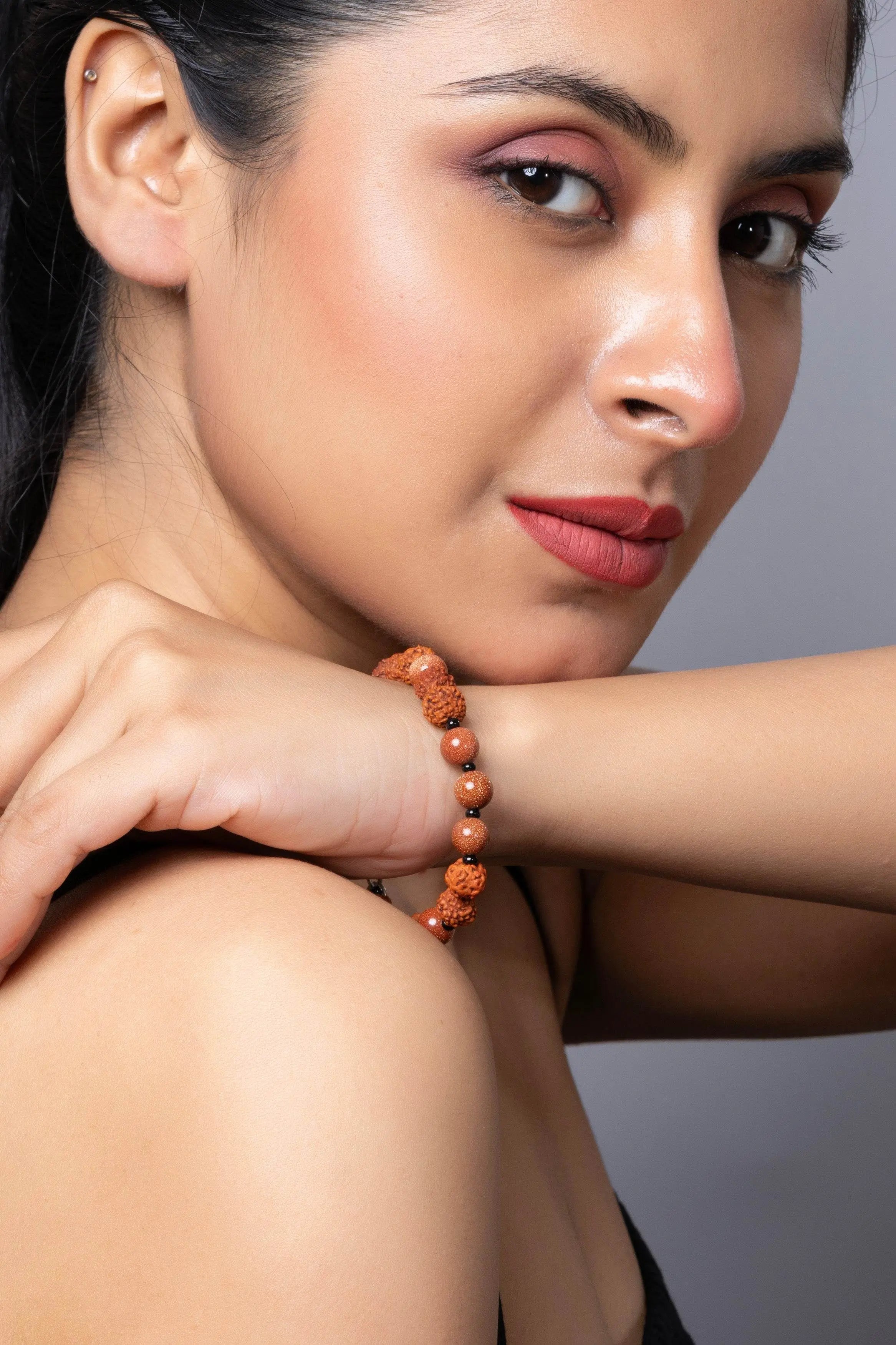 Handmade Rudraksh Bracelet with Semi Precious Golden Sandstone for Unisex - Lookandadorn.com