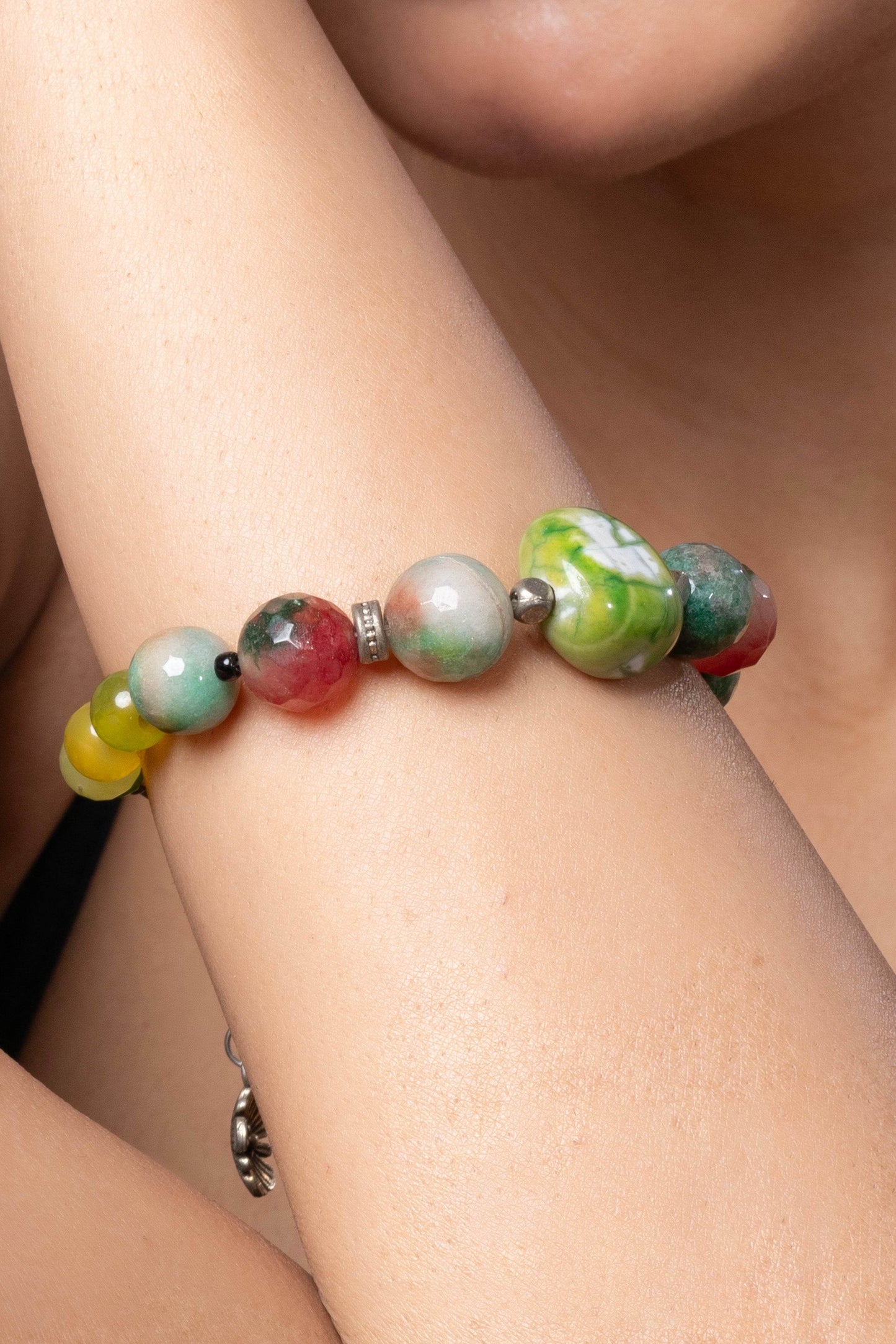 Handmade Green Jasper Bracelet Unisex Onyx for Elegant Everyday Wear - Lookandadorn.com