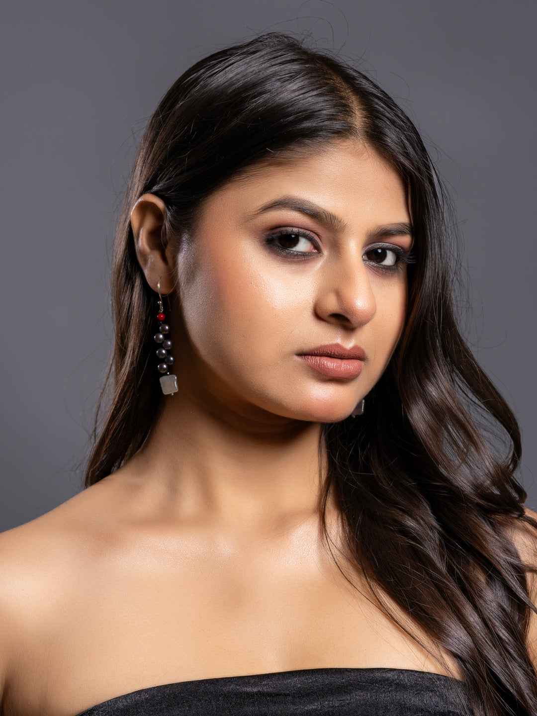 White Black Button pearl Earrings