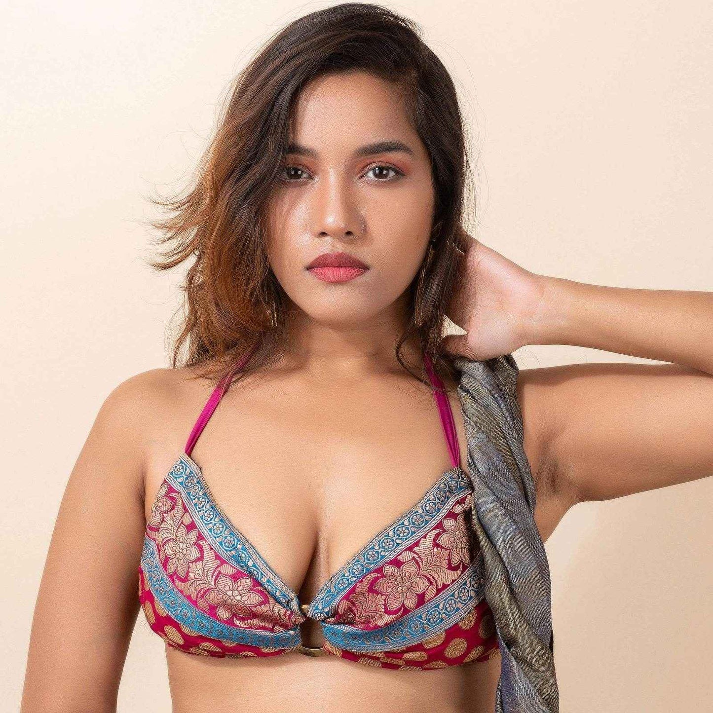 Designer Embroidered Lace Backless Halter Neck Non Padded Bikini Blouse - Lookandadorn.com
