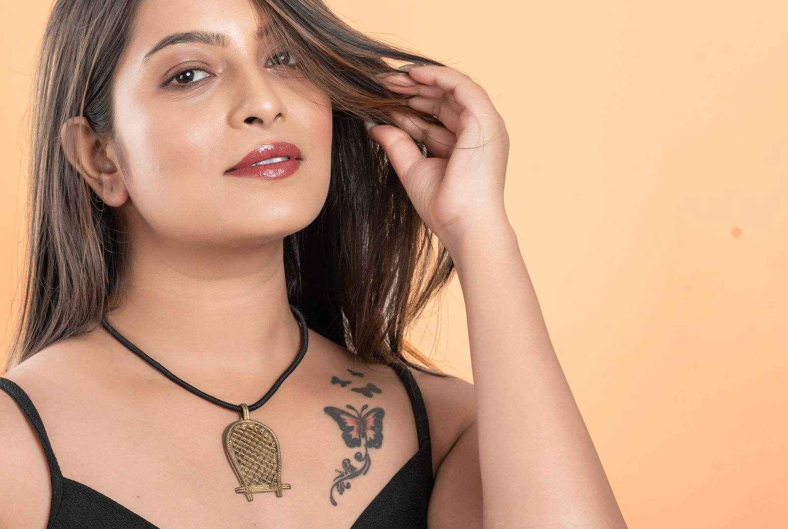 Handcrafted Dokra Neckpiece with Black Dori – Unique Dokra Jewelry for Stylish Women - Lookandadorn.com
