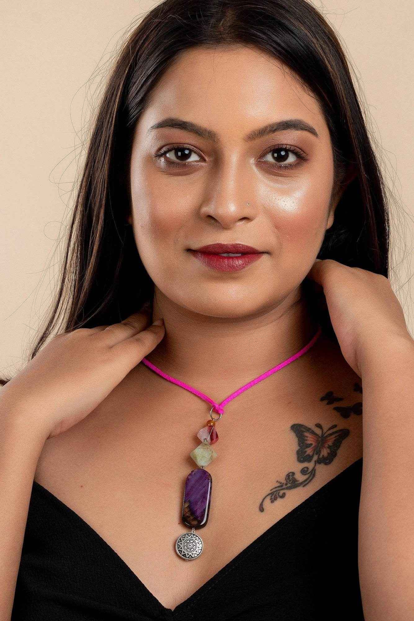 Handmade Semi-Precious Jewelry Agate Onyx Neckpiece with Adjustable Pink Suede Cord - Lookandadorn.com