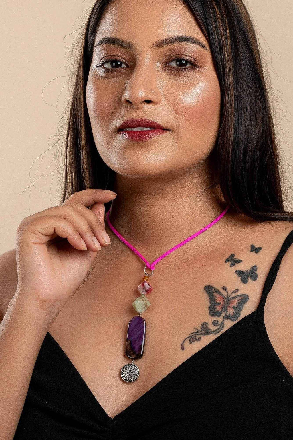 Handmade Semi-Precious Jewelry Agate Onyx Neckpiece with Adjustable Pink Suede Cord - Lookandadorn.com